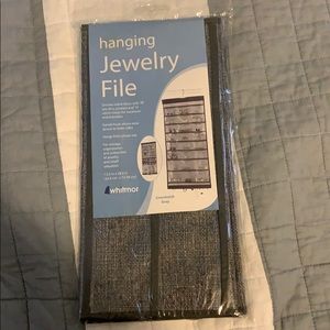 Hanging jewelry organizer